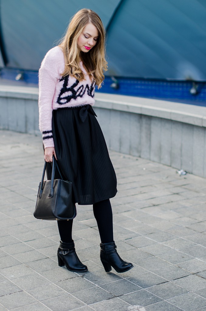 barbie-sweater-black-midi-skirt 5