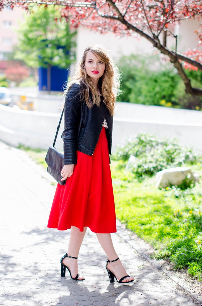 red-midi-skirt-lipstick-blouse-leather-jacket-zara-sanldas-outfit-fashion-pink-wish (7)
