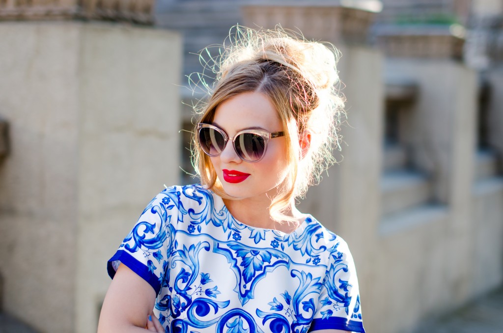 shein-blue-floral-dress-porcelain-retro-zerouv-sunglasses-9179-red-lipstick (18)
