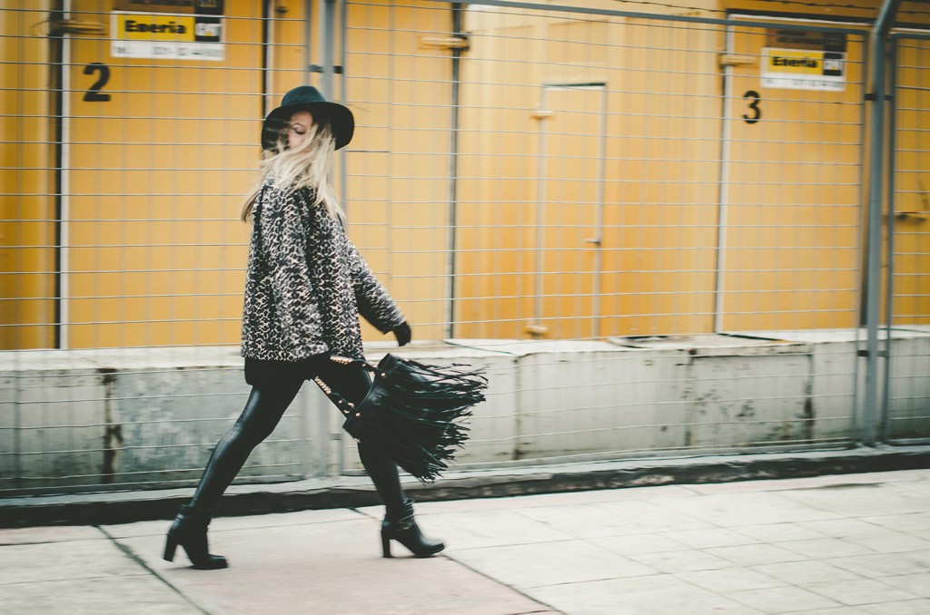 Animal print beige and black jacket